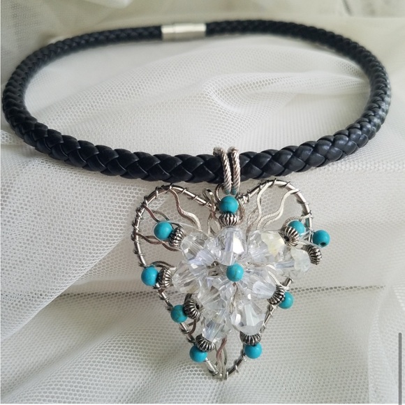 Swarovski Elements & Turquoise Beads Heart Pendant Choker on Faux Leather Cord - Picture 15 of 16